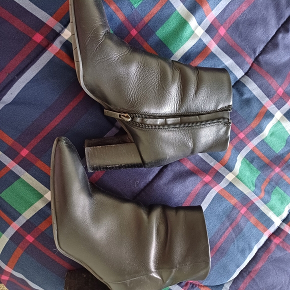 Aquatalia Black Ankle Booties Sleek and Stylish - Picture 3 of 7